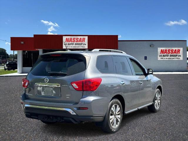 2017 Nissan Pathfinder SL