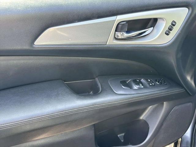 2017 Nissan Pathfinder SL