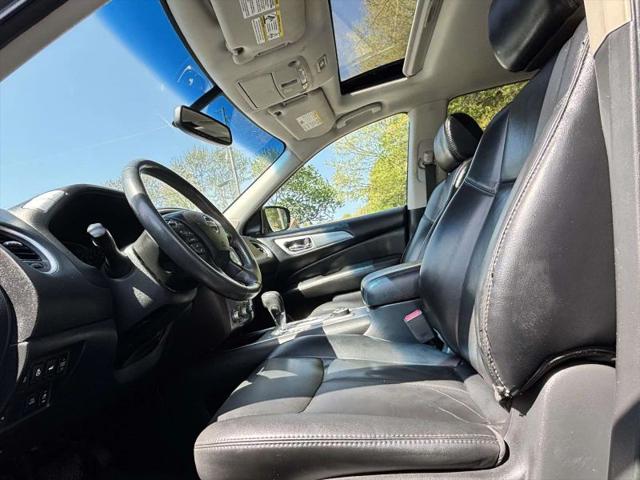 2017 Nissan Pathfinder SL