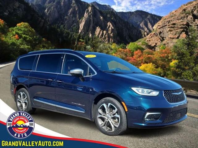 2023 Chrysler Pacifica Pinnacle AWD for sale in Lakewood, CO