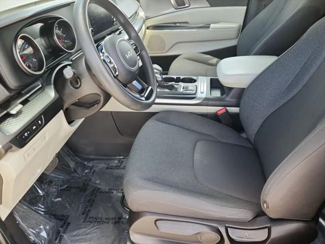 2024 Kia Carnival MPV LX