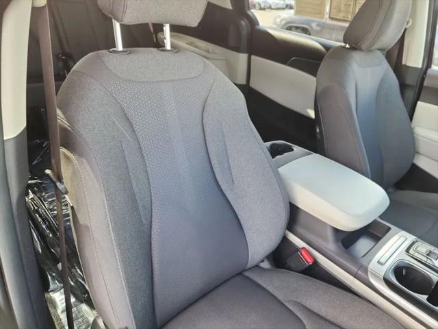 2024 Kia Carnival MPV LX