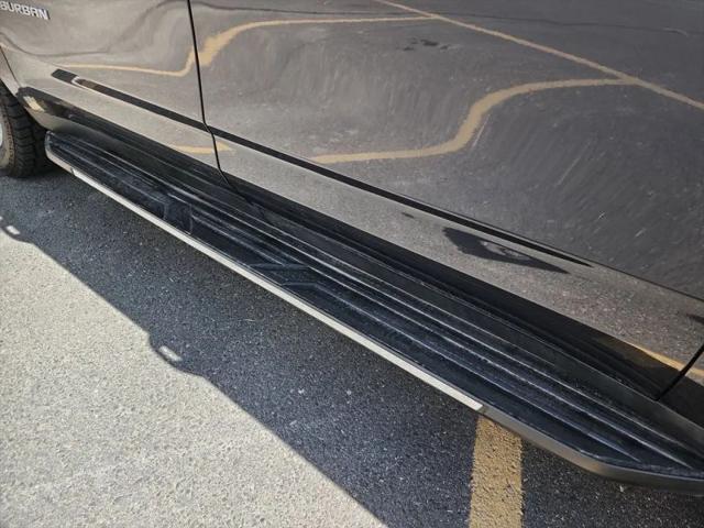 2024 Chevrolet Suburban 4WD LT