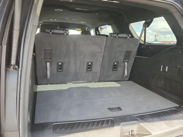 2024 Chevrolet Suburban 4WD LT