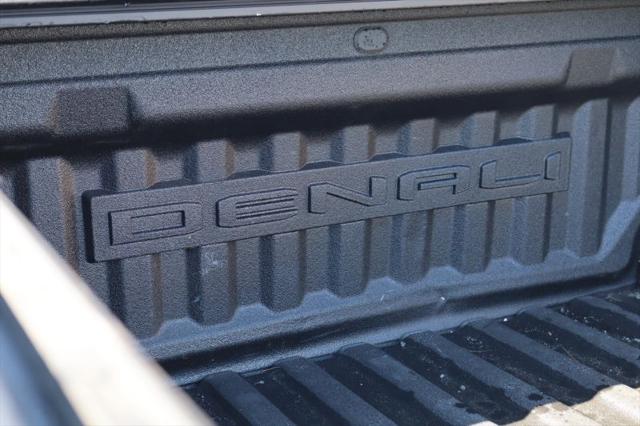 2023 GMC Canyon 4WD Crew Cab Short Box Denali