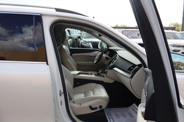 2017 Volvo XC90 T5 Momentum