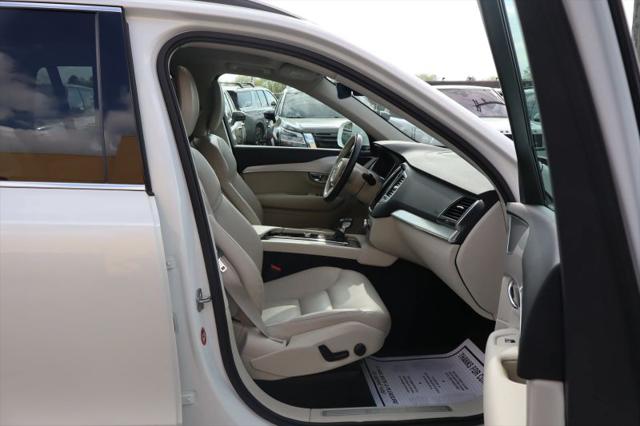 2017 Volvo XC90 T5 Momentum