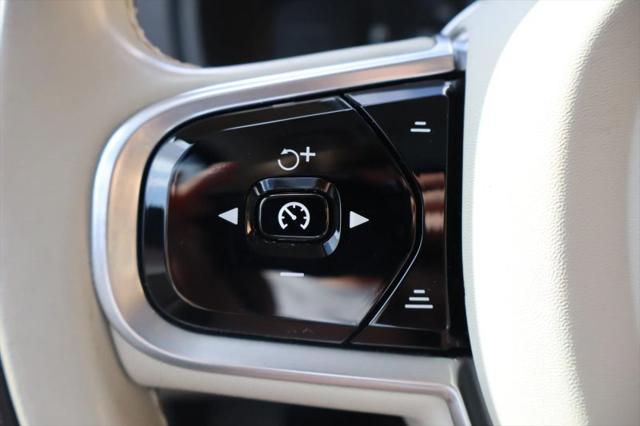 2017 Volvo XC90 T5 Momentum