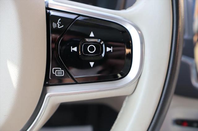 2017 Volvo XC90 T5 Momentum