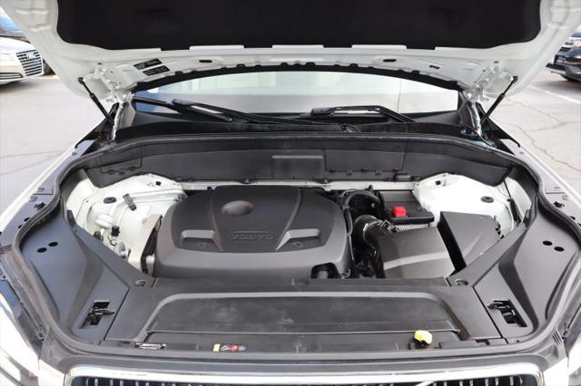 2017 Volvo XC90 T5 Momentum