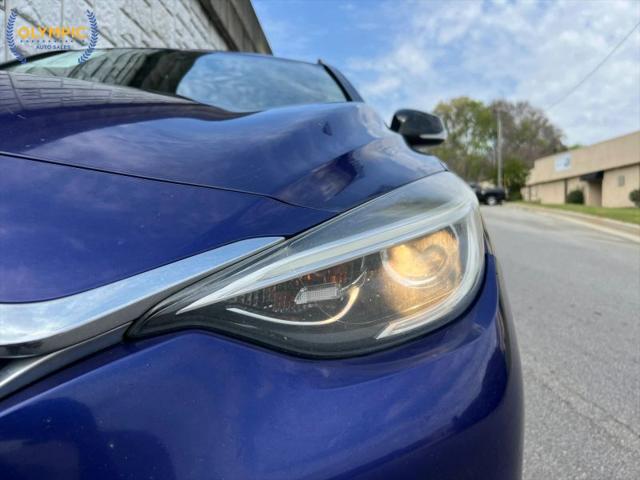 2018 INFINITI QX30 Luxury