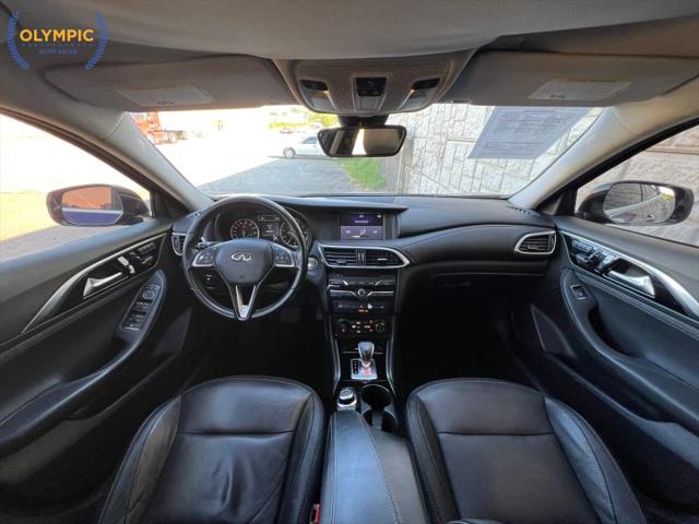 2018 INFINITI QX30 Luxury