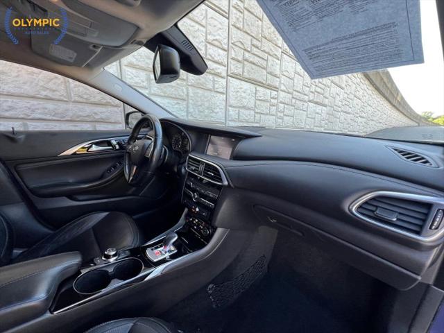 2018 INFINITI QX30 Luxury
