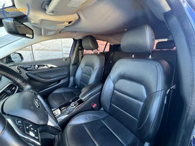 2018 INFINITI QX30 Luxury