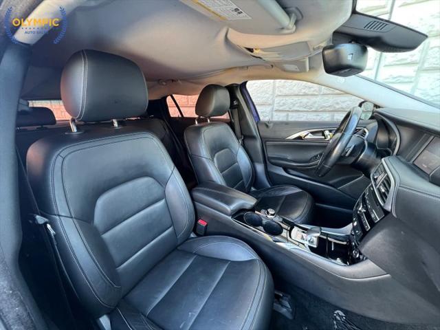 2018 INFINITI QX30 Luxury