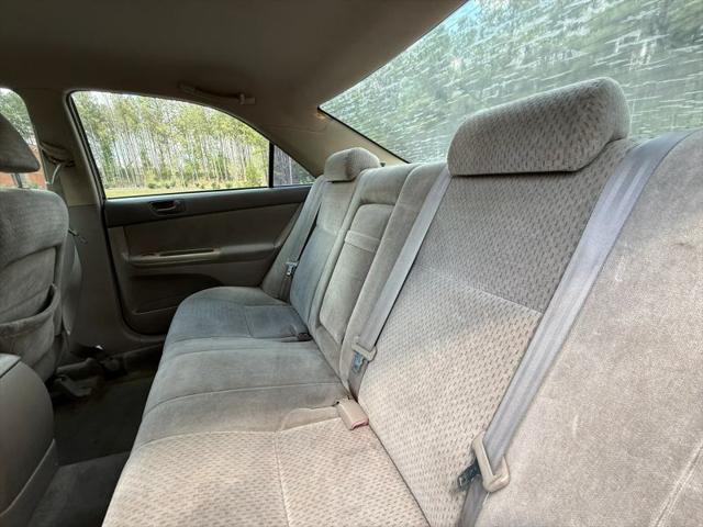 2004 Toyota Camry LE