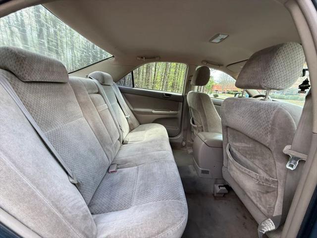 2004 Toyota Camry LE