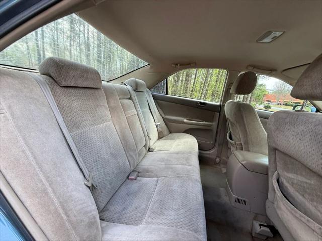 2004 Toyota Camry LE