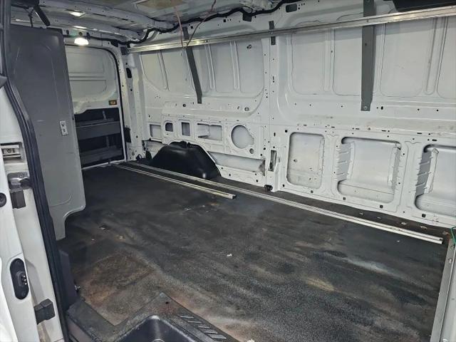 2018 Ford Transit w/Sliding Side Door w/LWB