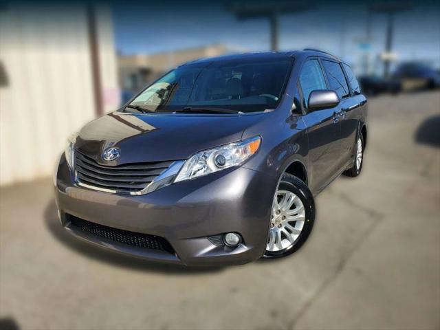 2012 Toyota Sienna XLE V6 8 Passenger