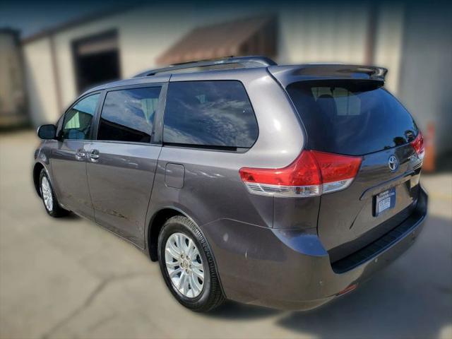 2012 Toyota Sienna XLE V6 8 Passenger