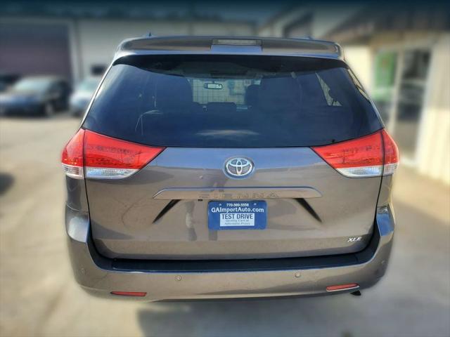 2012 Toyota Sienna XLE V6 8 Passenger
