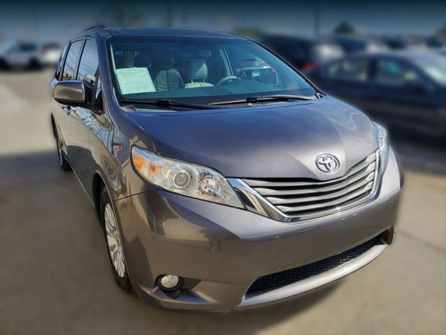 2012 Toyota Sienna XLE V6 8 Passenger
