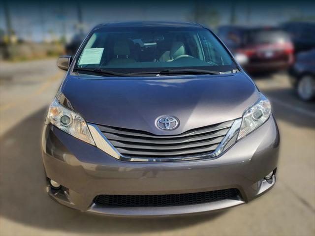 2012 Toyota Sienna XLE V6 8 Passenger