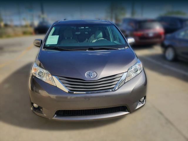 2012 Toyota Sienna XLE V6 8 Passenger