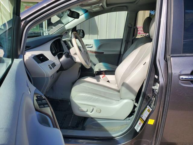 2012 Toyota Sienna XLE V6 8 Passenger