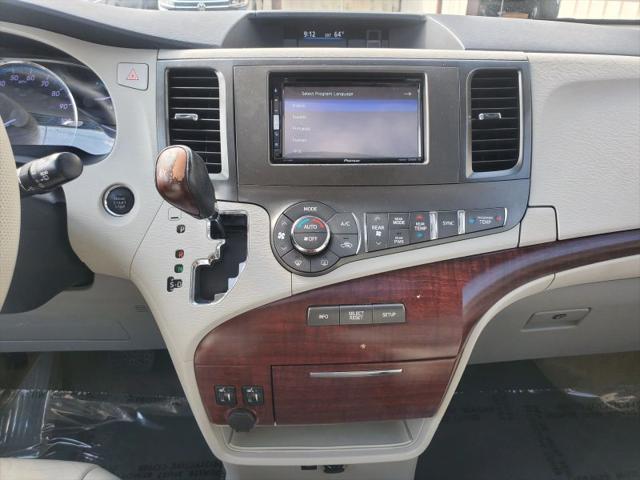 2012 Toyota Sienna XLE V6 8 Passenger