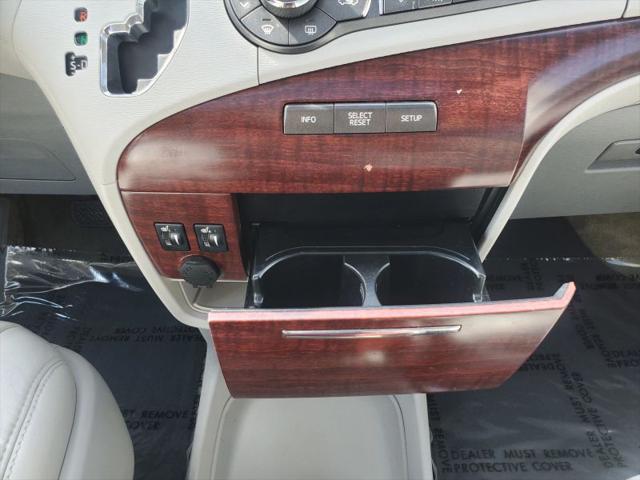2012 Toyota Sienna XLE V6 8 Passenger