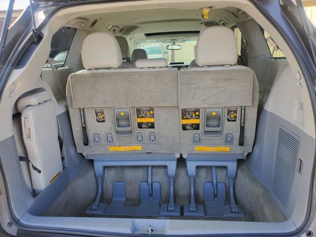2012 Toyota Sienna XLE V6 8 Passenger