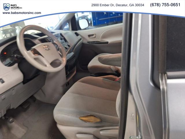 2011 Toyota Sienna Base V6