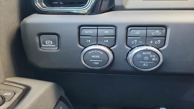 2026 GMC Sierra 2500HD Crew Cab, Standard Bed, AT4, 4WD