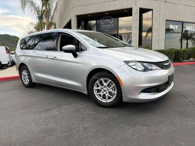 2022 Chrysler Voyager LX