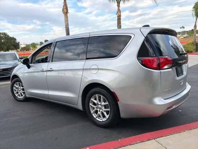 2022 Chrysler Voyager LX