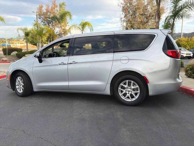 2022 Chrysler Voyager LX