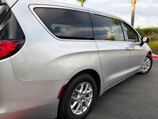 2022 Chrysler Voyager LX