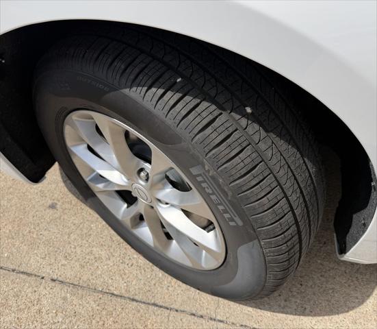 2026 Chrysler Pacifica Select AWD