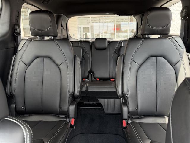 2026 Chrysler Pacifica Select AWD