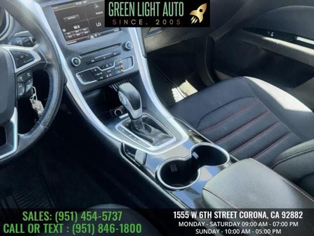 2016 Ford Fusion Hybrid SE