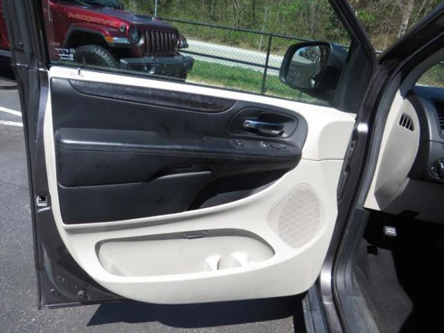 2016 Dodge Grand Caravan American Value Pkg