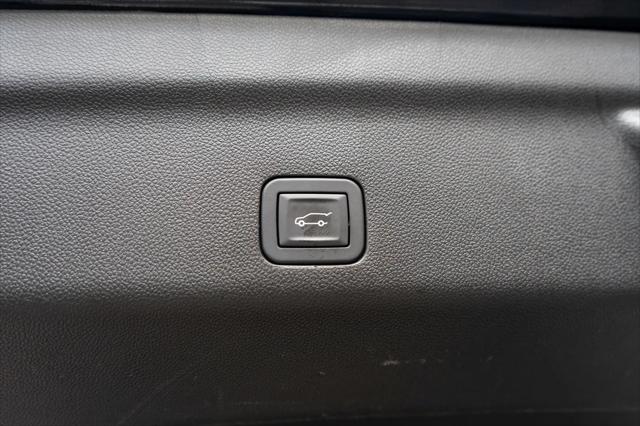 2025 GMC Yukon 4WD Denali