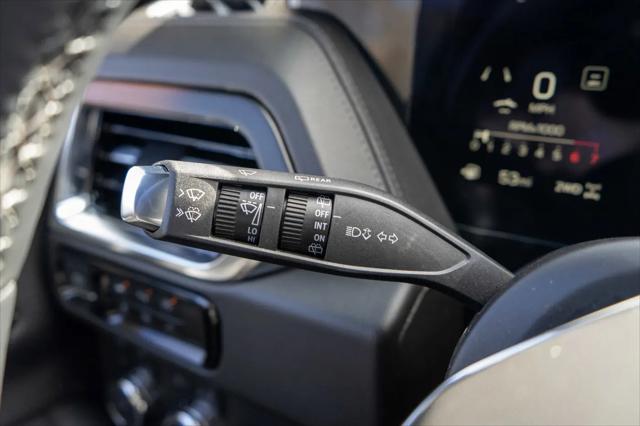 2025 GMC Yukon 4WD Denali