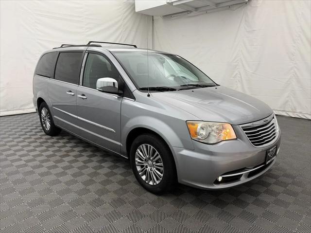 2013 Chrysler Town & Country Touring-L