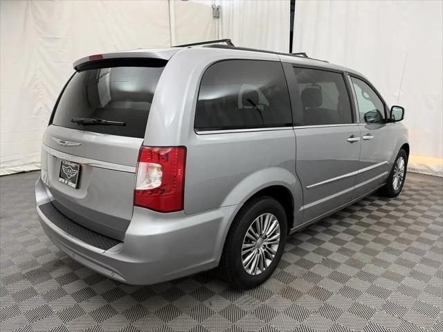 2013 Chrysler Town & Country Touring-L