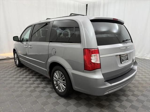 2013 Chrysler Town & Country Touring-L