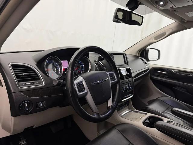 2013 Chrysler Town & Country Touring-L