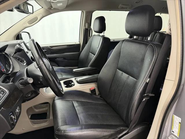 2013 Chrysler Town & Country Touring-L